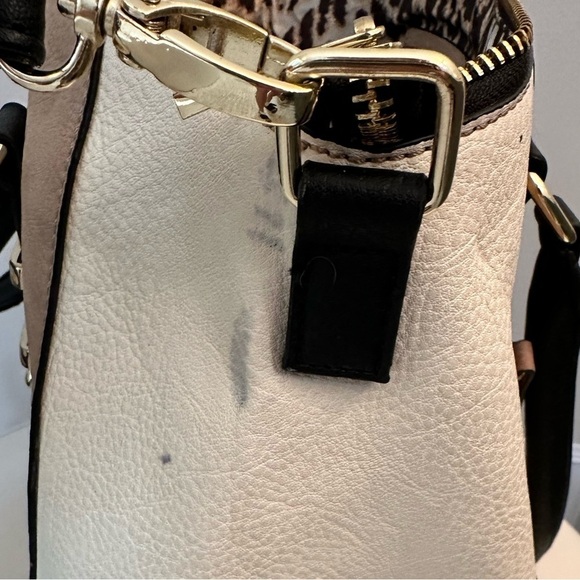 Mossimo color block purse with shoulder strap and gold hardware - Picture 4 of 5